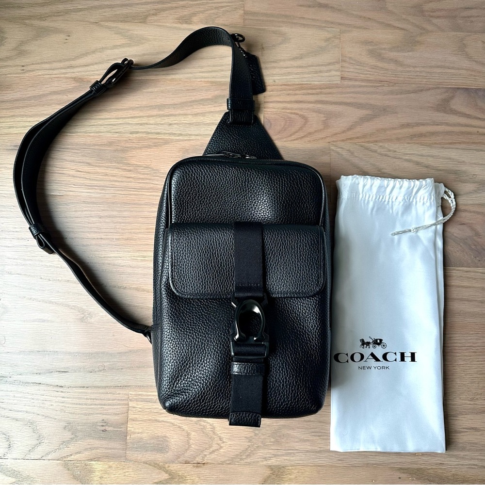 🌿COACH Leather Sling Bag BRAND NEW